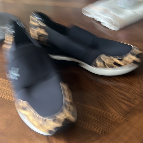 Michael Kors slip on sneaker with leopard detail. - Picture 3 of 7